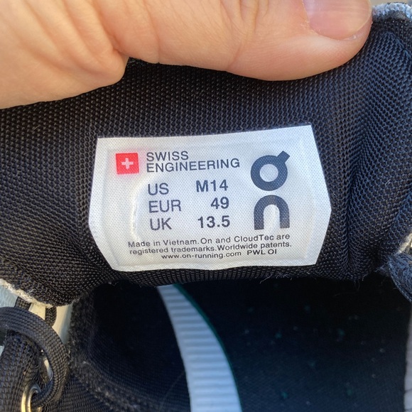 Men’s On Clouds Running Black and White Athletic Shoes size 14 - Picture 10 of 12